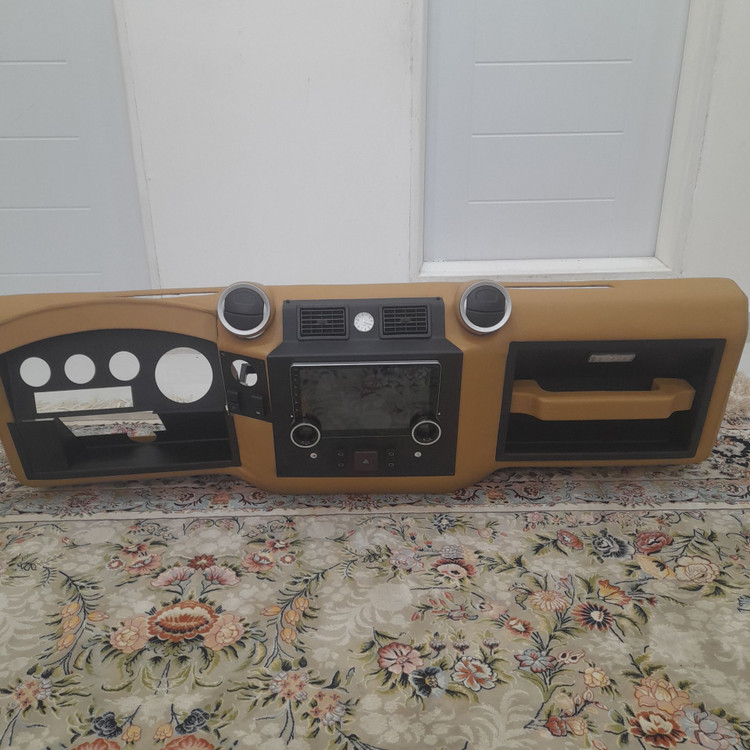 داشبرد پاژن (پوما) دیفندر. مناسب برای لندور و پاژن تا مدل ۸۲